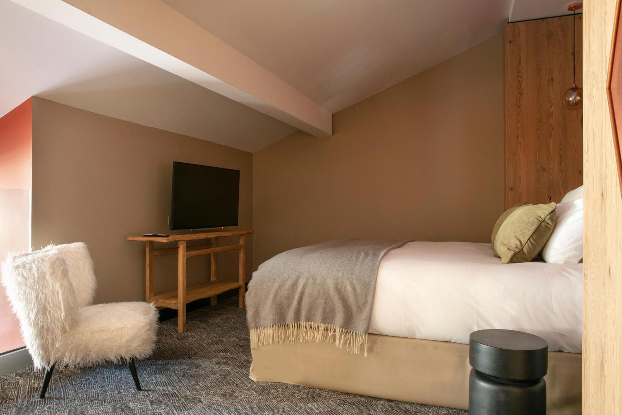 Grandes Rousses Hotel & Spa Alpe d'Huez Bagian luar foto A room at the hotel