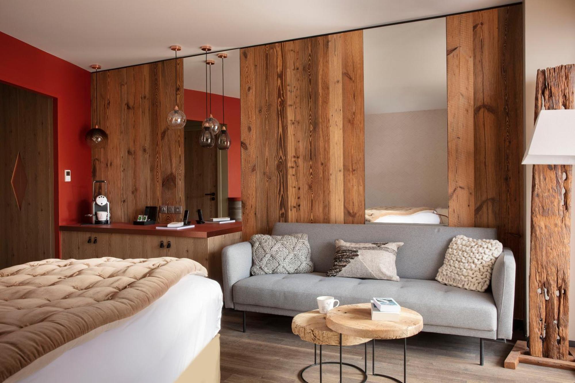 Grandes Rousses Hotel & Spa Alpe d'Huez Bagian luar foto A room at the Hotel de la Poste