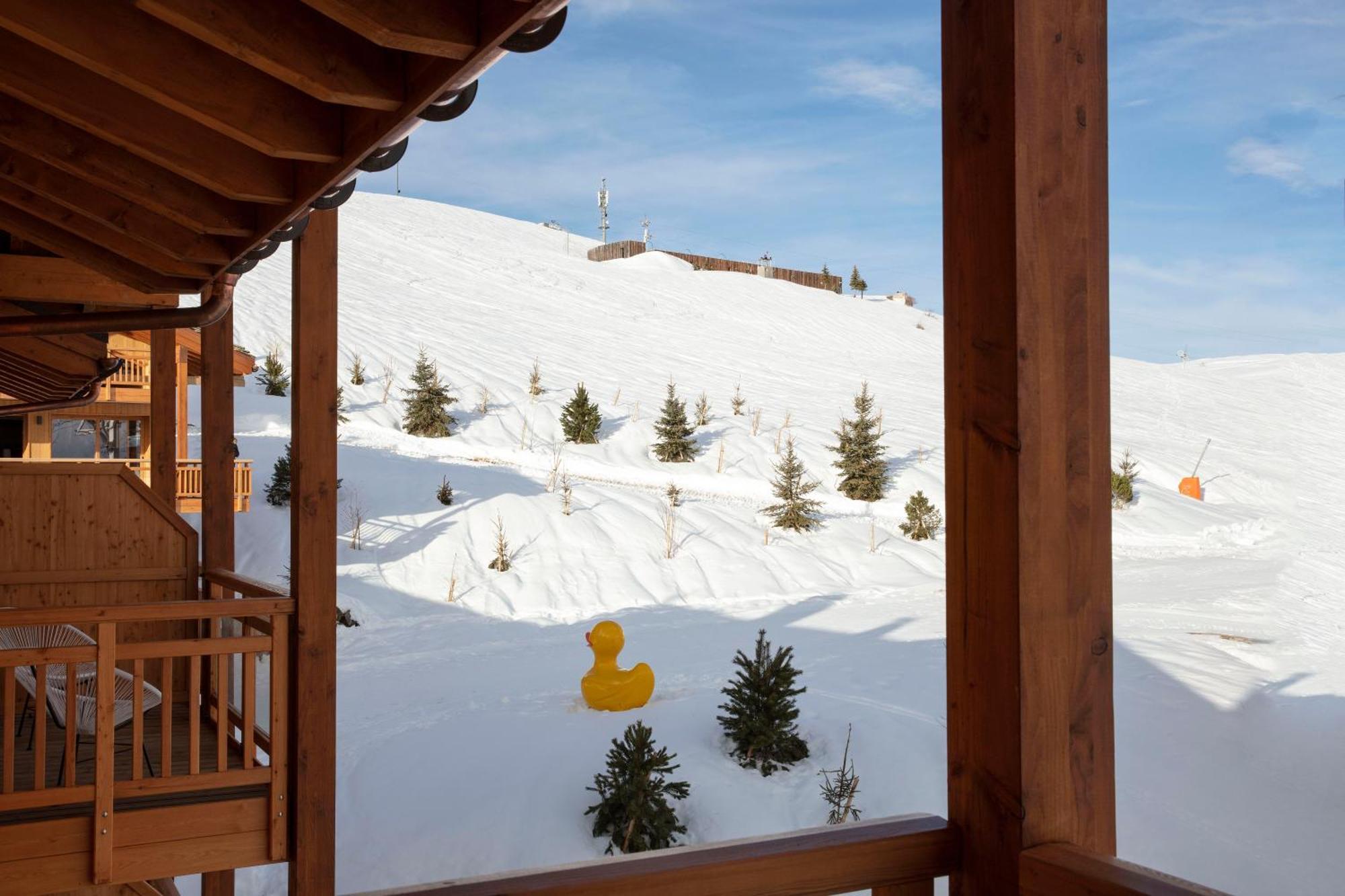 Grandes Rousses Hotel & Spa Alpe d'Huez Bagian luar foto The ski resort of Les Saisies